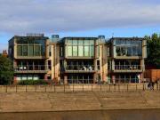 2 Bedrooms Flat for sale in Balmoral Avenue, West...