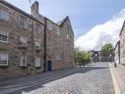 2 Bedrooms Flat for sale in Broad Street, Stirling FK8