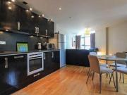 2 Bedrooms Flat for sale in Bute Terrace, Cardiff CF10