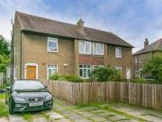 2 Bedrooms Flat for sale in Carrick Knowe Drive, Carrick...