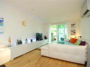 2 Bedrooms Flat for sale in Cavalier House, 46 50...