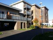 2 Bedrooms Flat for sale in Clayhill Court 20 The...
