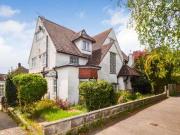 2 Bedrooms Flat for sale in Collington Avenue, Bexhill...
