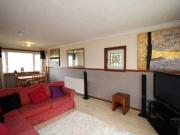 2 Bedrooms Flat for sale in Columbia Place, East...