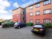 2 Bedrooms Flat for sale in Copperfields, Laindon,...