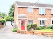 2 Bedrooms Flat for sale in Cranford Gardens, Royston,...