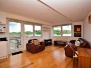 2 Bedrooms Flat for sale in Crow Road, Flat 3/3,...