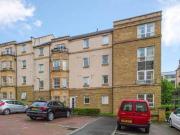 2 Bedrooms Flat for sale in Dicksonfield, Edinburgh EH7