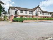 2 Bedrooms Flat for sale in Dorchester Road, Hazel...
