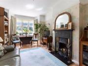 2 Bedrooms Flat for sale in East End Road, Finchley,...