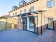 2 Bedrooms Flat for sale in Edgwarebury Lane, Edgware,...