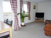 2 Bedrooms Flat for sale in Elphinstone Crescent,...