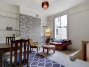 2 Bedrooms Flat for sale in Floor Flat, 69 Peckham Road SE5