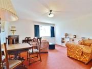 2 Bedrooms Flat for sale in Gibson Court, Ditton Road,...