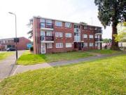 2 Bedrooms Flat for sale in Grampian Way, Langley,...