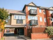 2 Bedrooms Flat for sale in Grove Close, Slough SL1