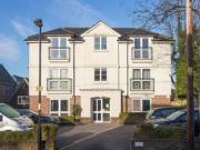 2 Bedrooms Flat for sale in Grove Road, Burgess Hill RH15