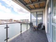 2 Bedrooms Flat for sale in Harbour Road, Portishead,...