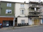 2 Bedrooms Flat for sale in Heath Square, Boltro Road,...