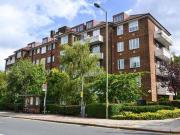 2 Bedrooms Flat for sale in Heathway Court, Finchley...