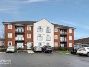 2 Bedrooms Flat for sale in Heol Cae Tynewydd, Loughor,...