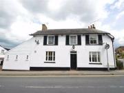2 Bedrooms Flat for sale in High Street, Roydon, Essex CM19
