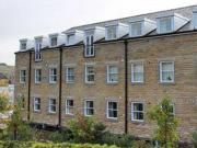 2 Bedrooms Flat for sale in Holly Mount Way,...