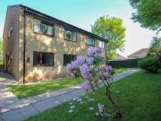 2 Bedrooms Flat for sale in Hollybush Heights, Cardiff CF23