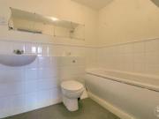 2 Bedrooms Flat for sale in Howard Road, Chafford...