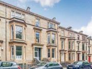 2 Bedrooms Flat for sale in Huntly Gardens, Dowanhill,...