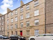 2 Bedrooms Flat for sale in Kirk Street, Leith,...