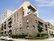 2 Bedrooms Flat for sale in Knapp Road, London E3