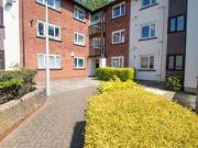 2 Bedrooms Flat for sale in Knights Court, Canterbury...