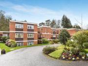 2 Bedrooms Flat for sale in Knole Wood, Devenish Road,...