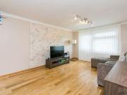 2 Bedrooms Flat for sale in Lady Nairne Place,...