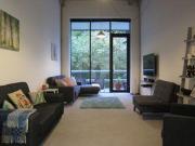2 Bedrooms Flat for sale in Lake Shore Drive, Headley...
