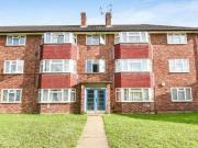 2 Bedrooms Flat for sale in Larch Crescent, Yeading,...