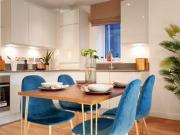 2 Bedrooms Flat for sale in Manet Gardens, Acton, London W3