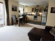 2 Bedrooms Flat for sale in Manor Gardens Close,...