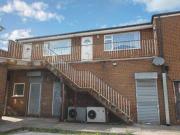2 Bedrooms Flat for sale in Merriden Road, Macclesfield,...
