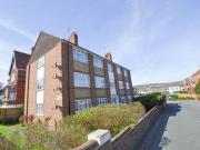2 Bedrooms Flat for sale in Moat Croft Road, Eastbourne BN21