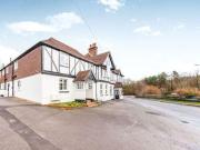 2 Bedrooms Flat for sale in Newton Place Walshes Road,...