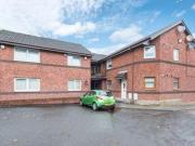 2 Bedrooms Flat for sale in Old Greenock Road,...