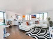 2 Bedrooms Flat for sale in Percy Laurie House, 217...