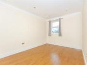 2 Bedrooms Flat for sale in Pickfords Gardens, Slough SL1