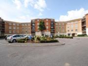2 Bedrooms Flat for sale in Retort Close, Southend On...
