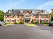 2 Bedrooms Flat for sale in Robin Hill, Maidenhead SL6