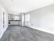 2 Bedrooms Flat for sale in Robins Gate, Larges Lane,...