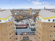 2 Bedrooms Flat for sale in Rolling Hills Mews,...