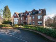 2 Bedrooms Flat for sale in Rosehill, Wray Common Road,...